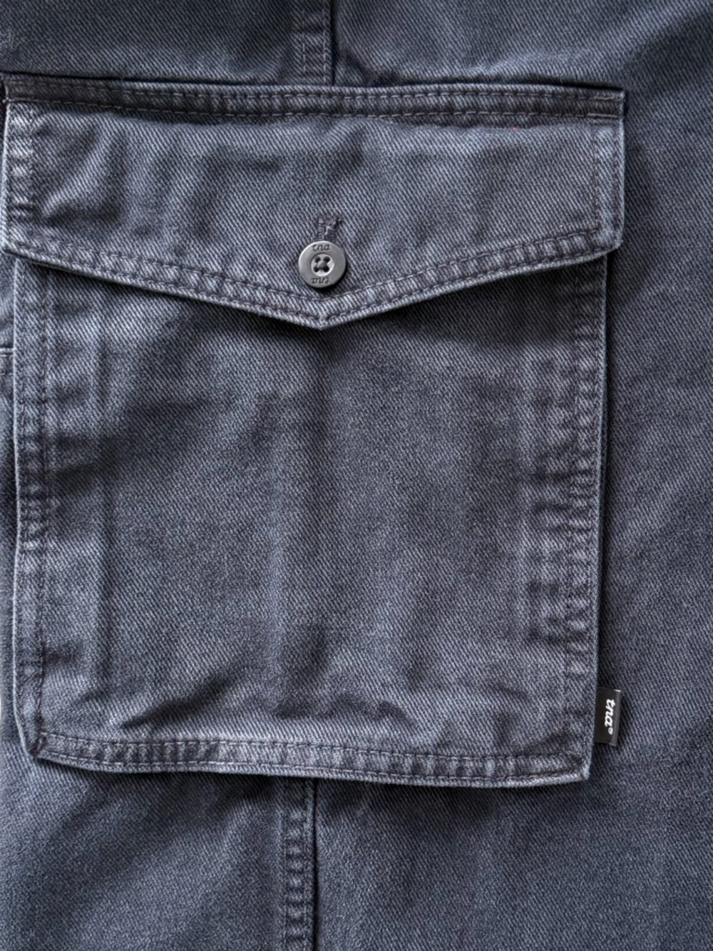 TNA Aritzia Dark Grey Cargo Pants Wide Leg Utility Size 6 - Picture 5 of 10